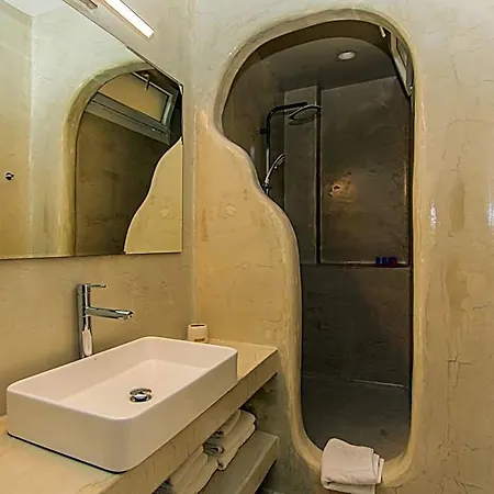 Crystal Aparthotel