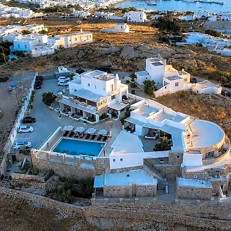 Crystal Aparthotel 4*