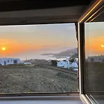Crystal מלון דירות 4*